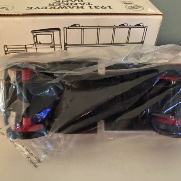 1/34 Ertl 1931 Hawkeye Tanker new in factory sealed bag. (A1) - Picture 5 of 10
